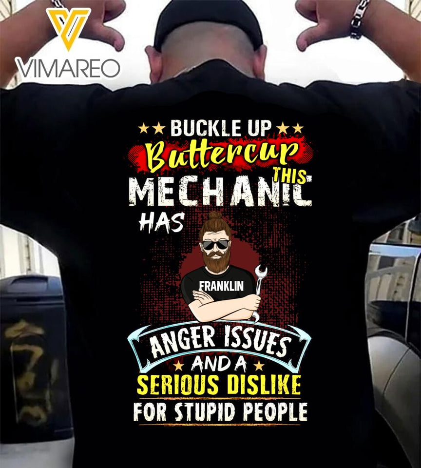 PERSONALIZED THIS MECHANIC HAS ANGER ISSUES AND A SERIOUS PROBLEM FOR STUPUID PEOPLE BLACK TSHIRT TNVQ2802
